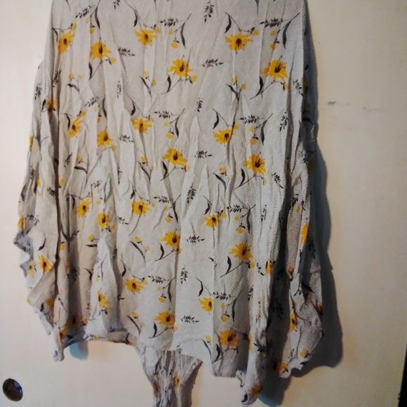 COPY - Flowy Maurices tie shirt - Picture 2 of 4